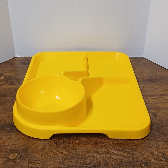 Dinneractive Construction Themed Yellow Kid's Dinner Plate 10.5" X 8.5" - Picture 3 of 5